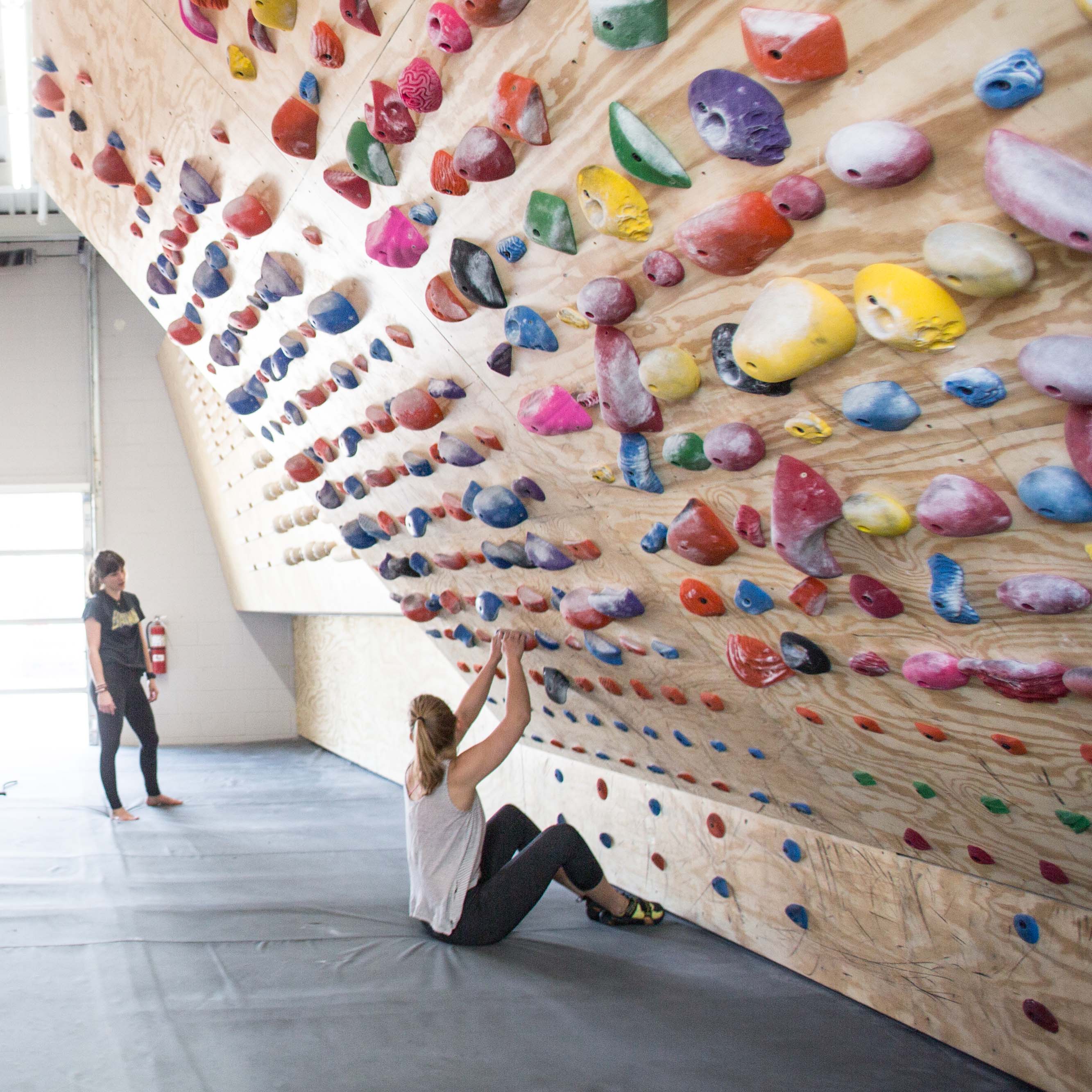 N_Lifestyle_Walls_Climbers_Holds_Bloomington_17
